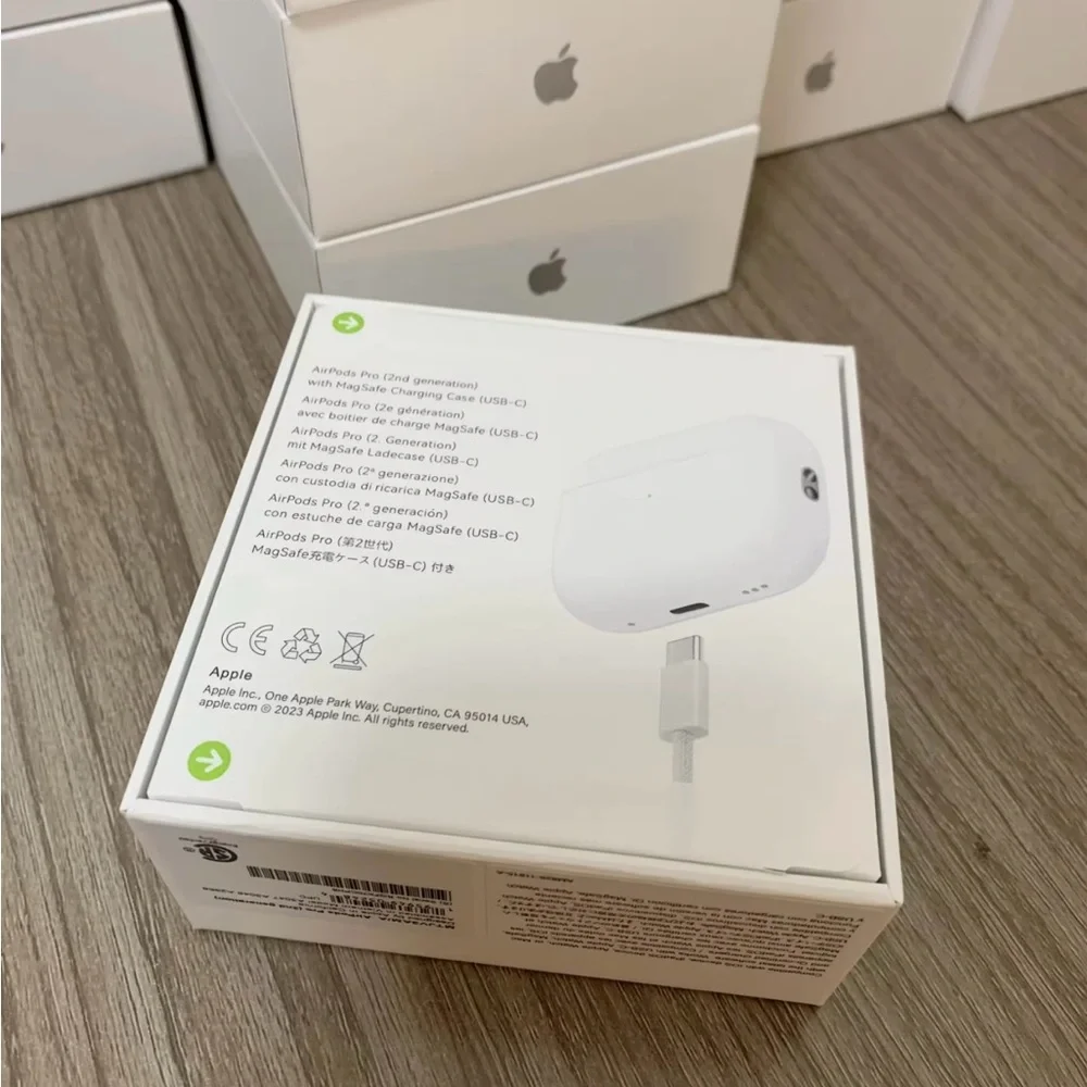 Apple AirPods Pro with MagSafe Charging Case